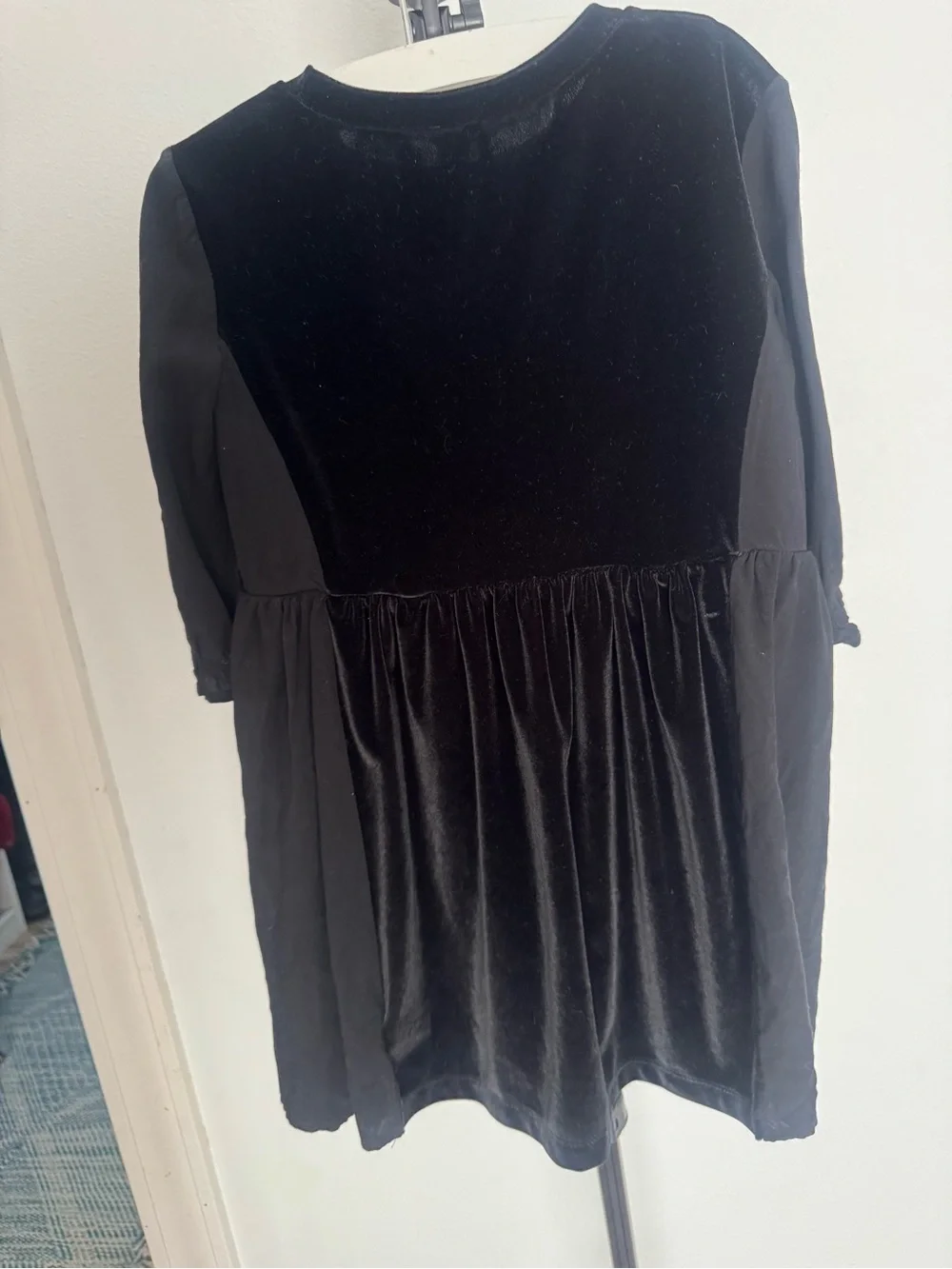 GAP Kids Black Velvet Dress XS 4-5 Long Sleeve Holiday